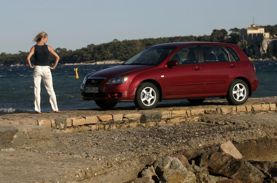  Kia Cerato Hatchback (LD) 2004 года  (WW) (фото 8 из 27)